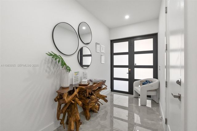 325 SW 16th St B, Fort Lauderdale, FL 33315