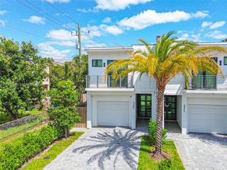 325 SW 16th St B, Fort Lauderdale, FL 33315