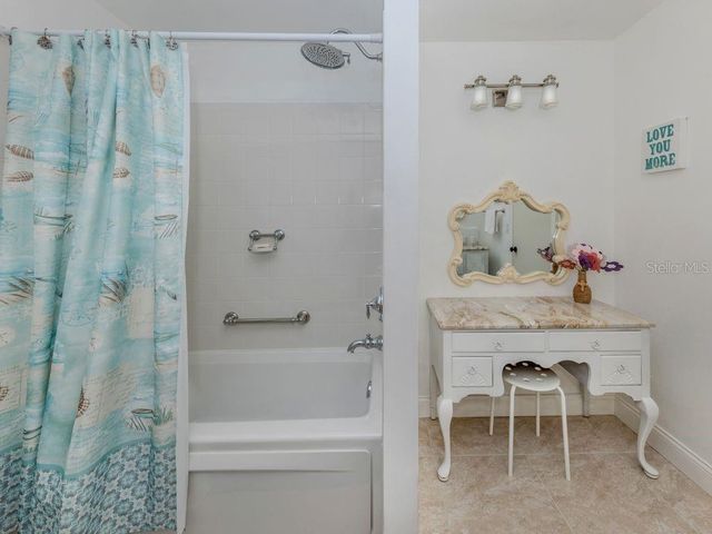 601 APALACHICOLA ROAD, Venice, FL 34285