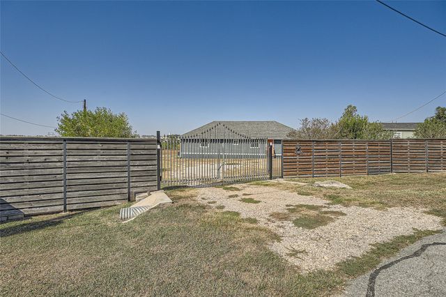 196 Tobias ST, Buda, TX 78610