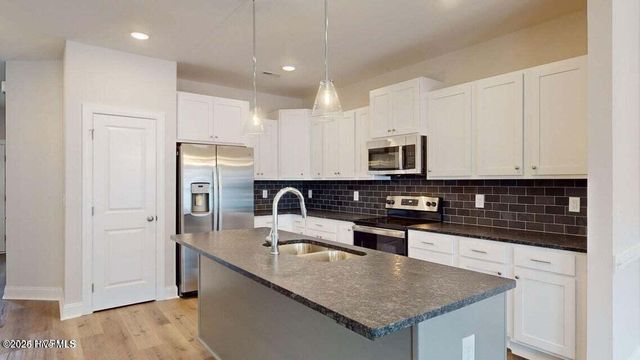 2001 Newbury Way C, Greenville, NC 27834