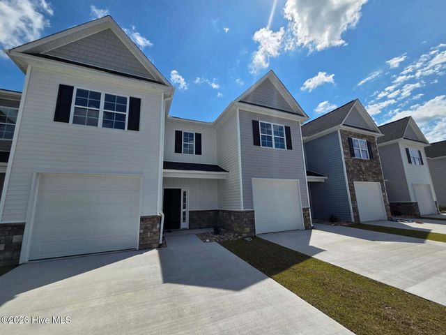 2001 Newbury Way C, Greenville, NC 27834