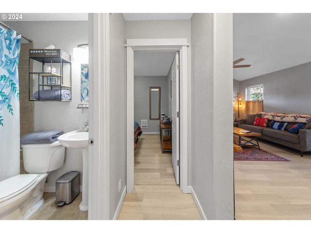 369 B St, Elkton, OR 97436