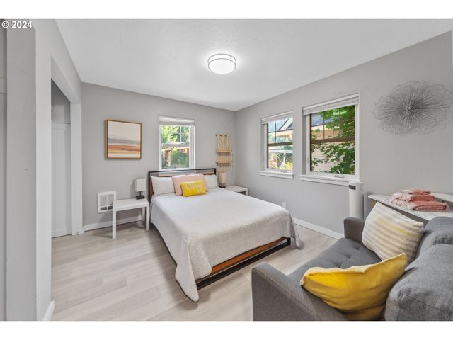 369 B St, Elkton, OR 97436