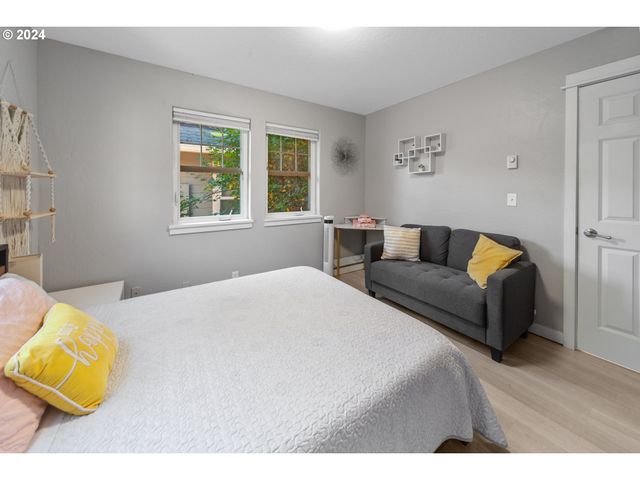 369 B St, Elkton, OR 97436