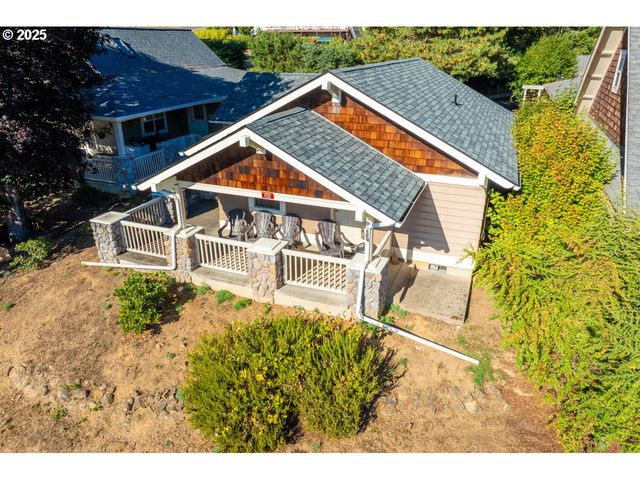 369 B St, Elkton, OR 97436