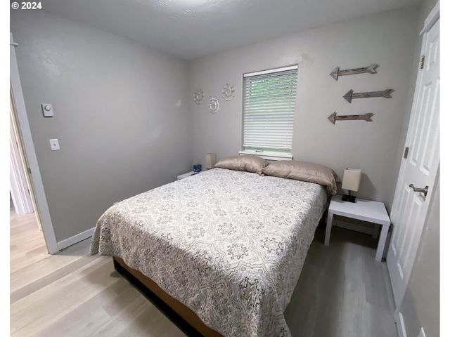 369 B St, Elkton, OR 97436