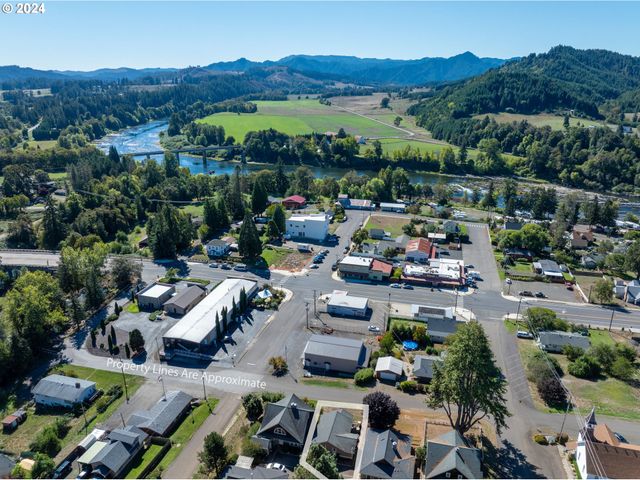 369 B St, Elkton, OR 97436