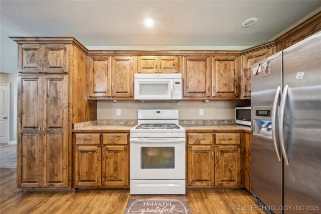 54555 E 340 Road, Jay, OK 74346