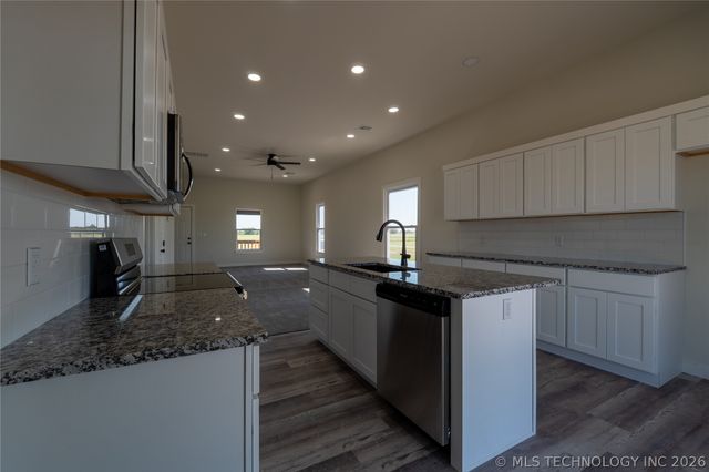 7082 Garfield Road S, Beggs, OK 74421