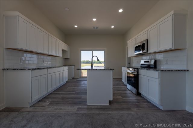 7082 Garfield Road S, Beggs, OK 74421