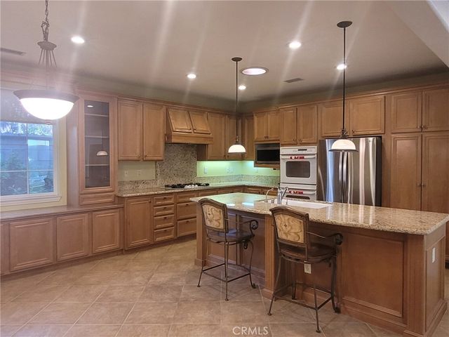 1 Saintsbury, Irvine, CA 92602