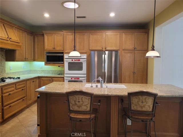 1 Saintsbury, Irvine, CA 92602