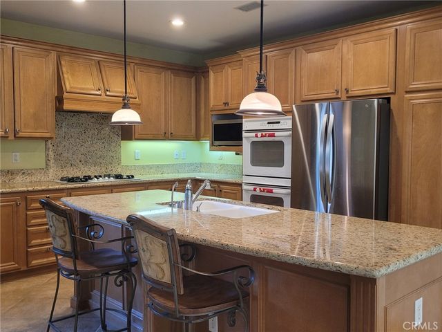 1 Saintsbury, Irvine, CA 92602