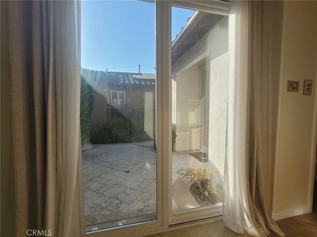 1 Saintsbury, Irvine, CA 92602