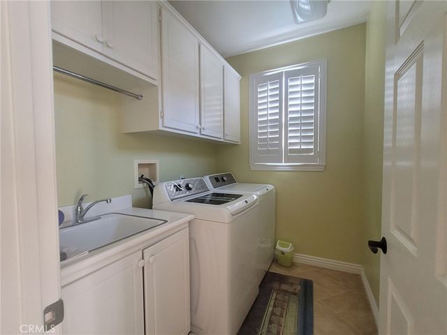1 Saintsbury, Irvine, CA 92602