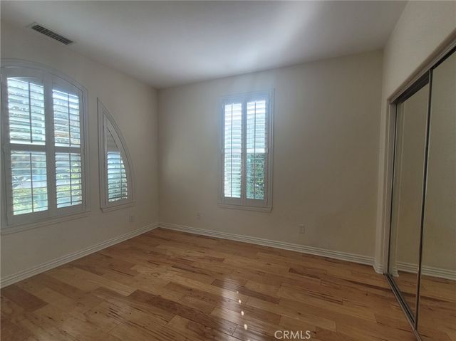 1 Saintsbury, Irvine, CA 92602