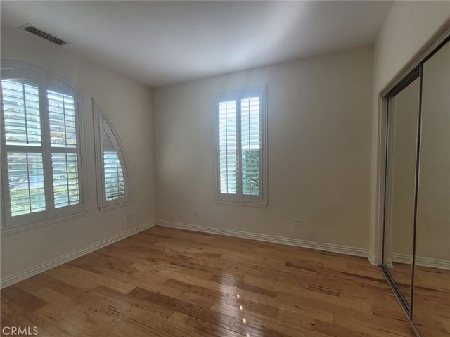 1 Saintsbury, Irvine, CA 92602