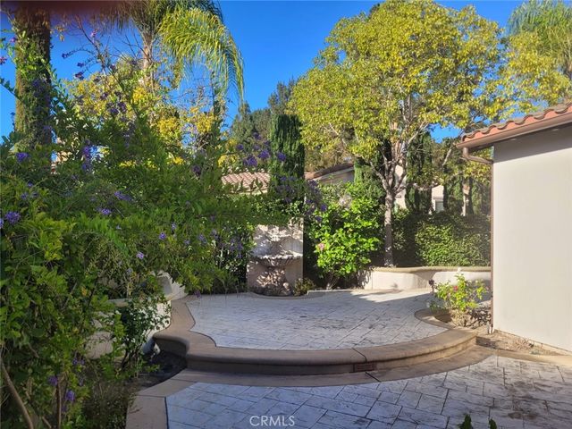 1 Saintsbury, Irvine, CA 92602