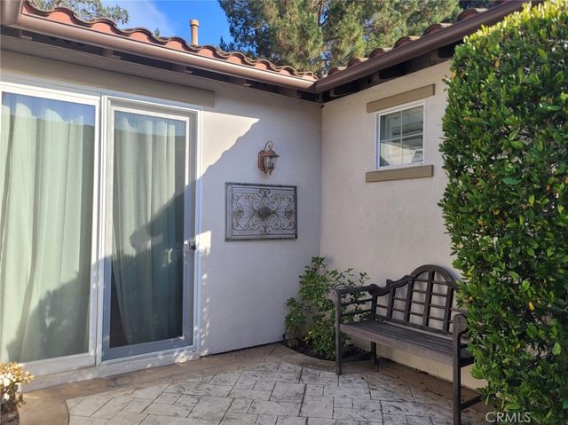 1 Saintsbury, Irvine, CA 92602