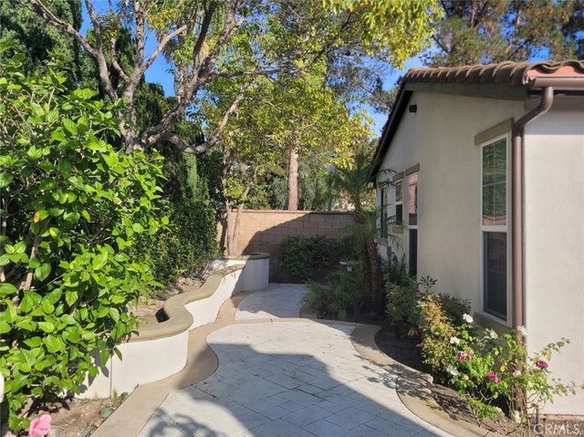 1 Saintsbury, Irvine, CA 92602