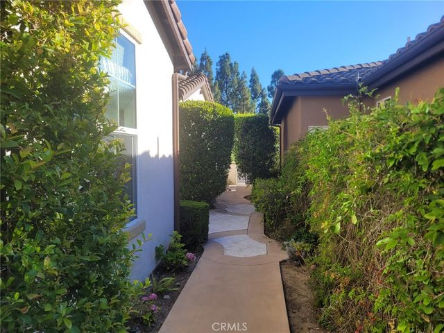 1 Saintsbury, Irvine, CA 92602