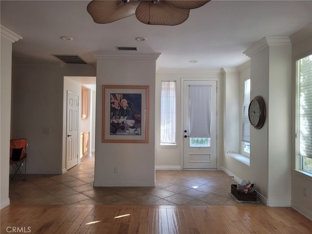 1 Saintsbury, Irvine, CA 92602