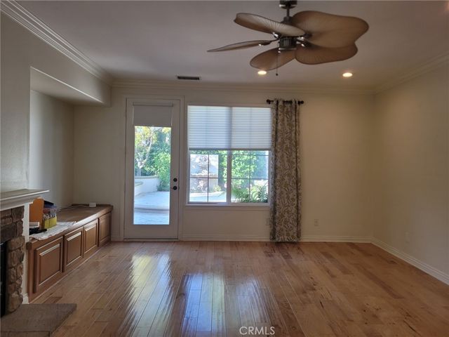 1 Saintsbury, Irvine, CA 92602