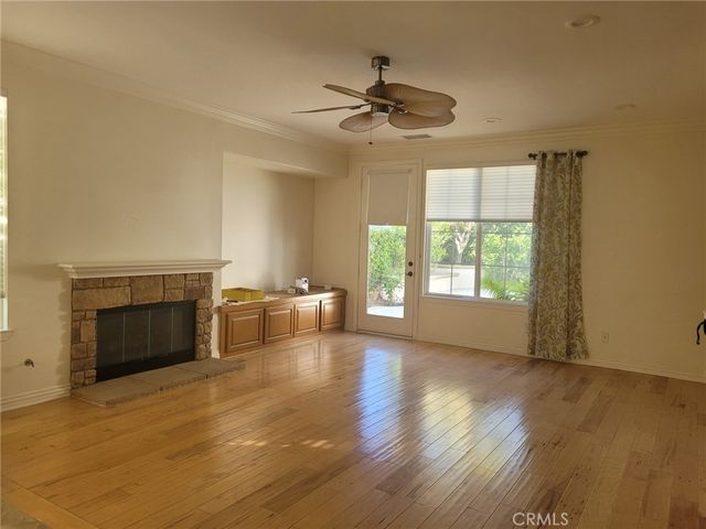 1 Saintsbury, Irvine, CA 92602