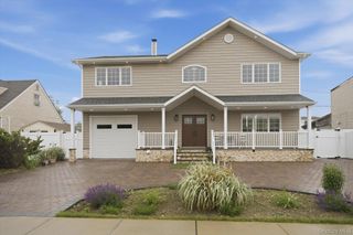 3563 Raven Street, Levittown, NY 11756