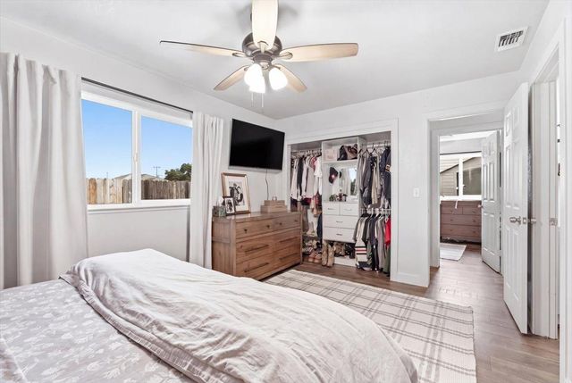 1327 Elena Dr, Ripon, CA 95366