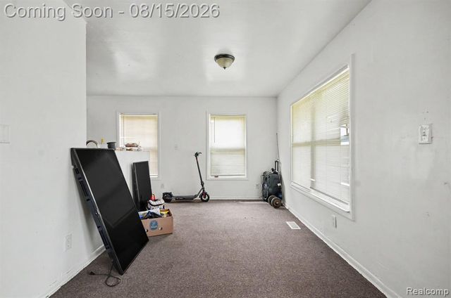 14322 Auburn Street, Detroit, MI 48223