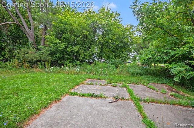 14322 Auburn Street, Detroit, MI 48223