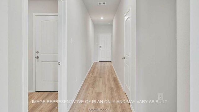 497 Harvest Lake Drive, Snook, TX 77878