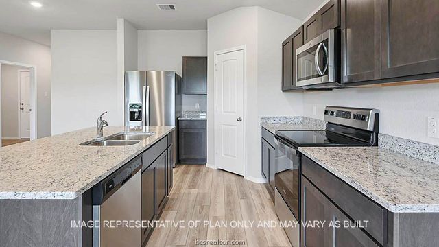 497 Harvest Lake Drive, Snook, TX 77878