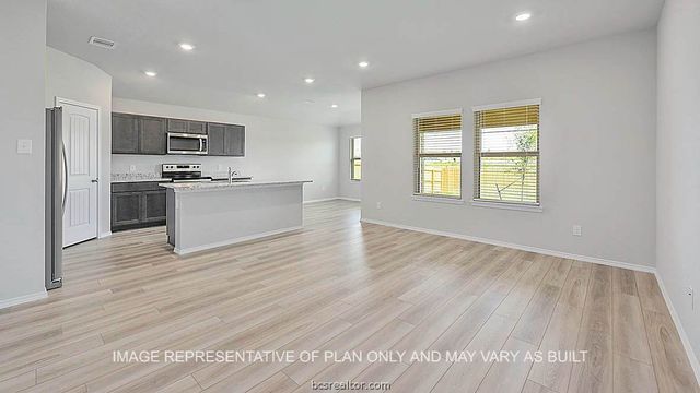 497 Harvest Lake Drive, Snook, TX 77878