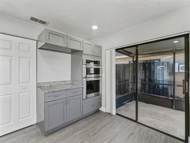 10707 CROWNGATE LANE, Tampa, FL 33624