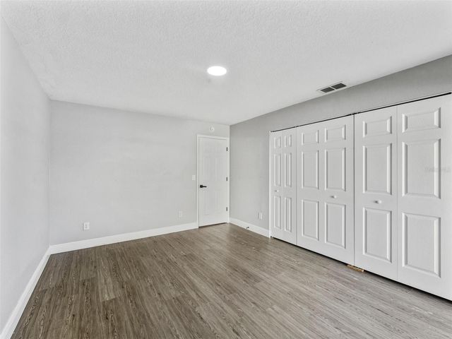 10707 CROWNGATE LANE, Tampa, FL 33624