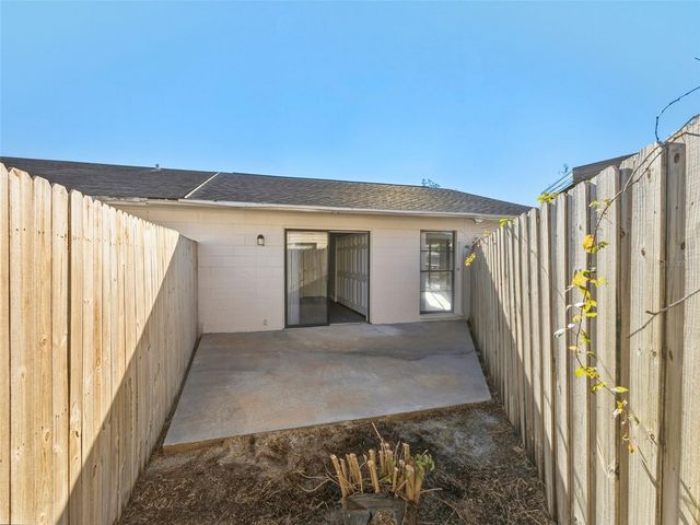 10707 CROWNGATE LANE, Tampa, FL 33624