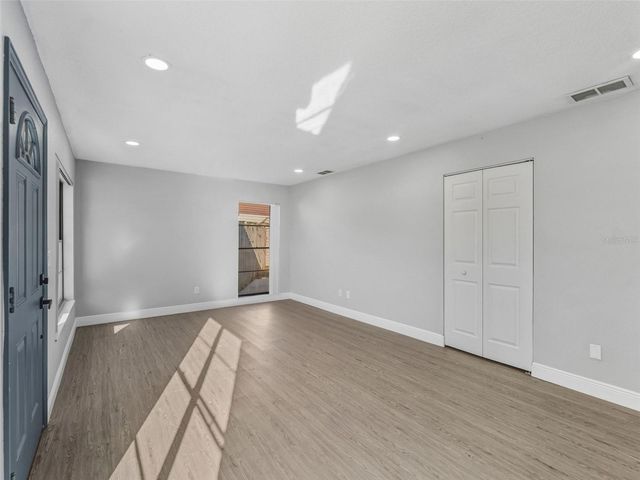 10707 CROWNGATE LANE, Tampa, FL 33624