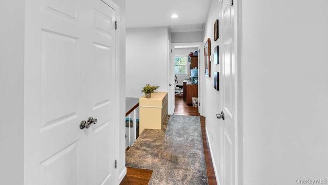 16 Kingsley Road, Huntington, NY 11743