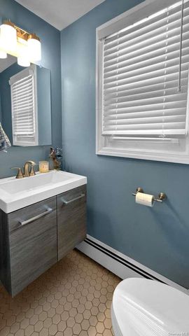 16 Kingsley Road, Huntington, NY 11743