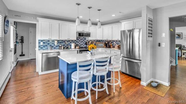 16 Kingsley Road, Huntington, NY 11743
