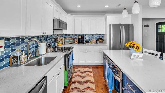 16 Kingsley Road, Huntington, NY 11743