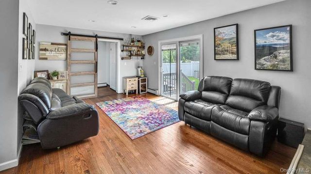 16 Kingsley Road, Huntington, NY 11743