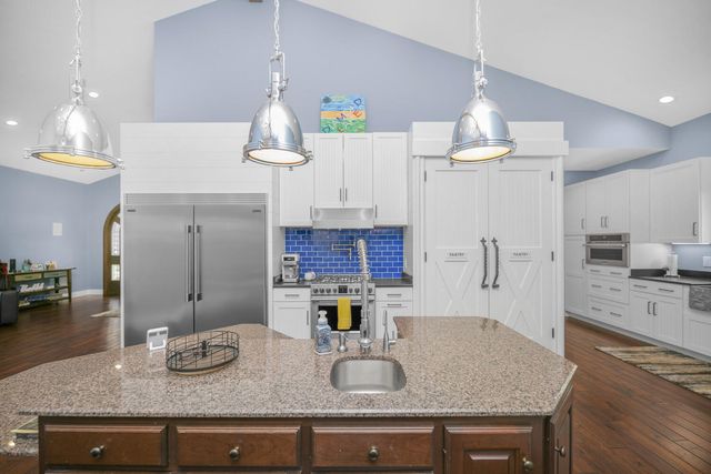 21373 Sail Bay Drive, Cassopolis, MI 49031