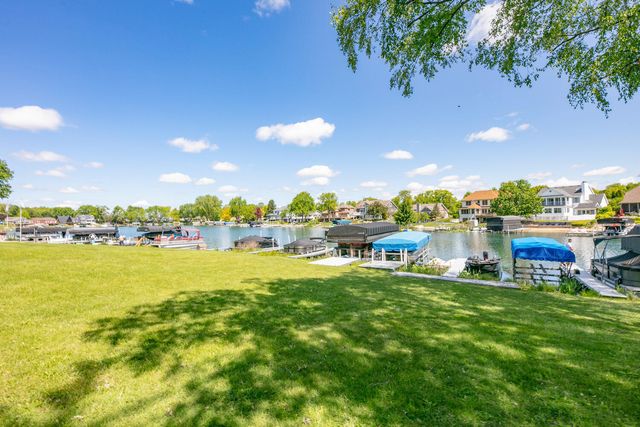 21373 Sail Bay Drive, Cassopolis, MI 49031