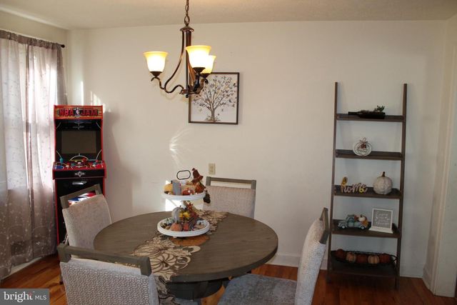 117 W OATES AVE, Winchester, VA 22601