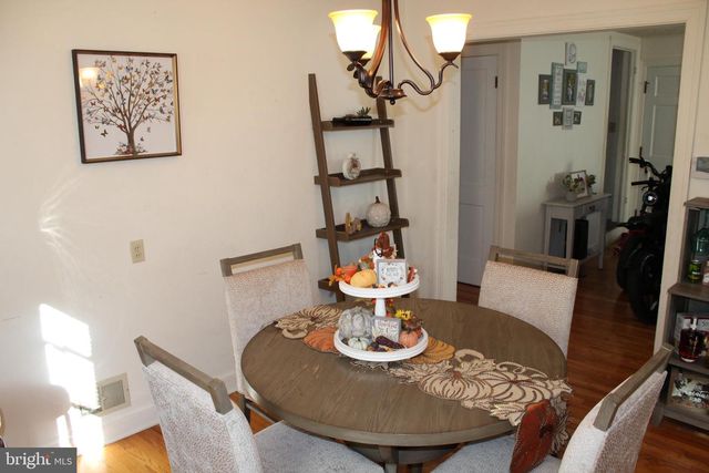 117 W OATES AVE, Winchester, VA 22601