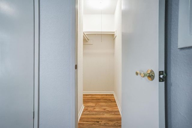 2601 Augusta Drive 26, Houston, TX 77057